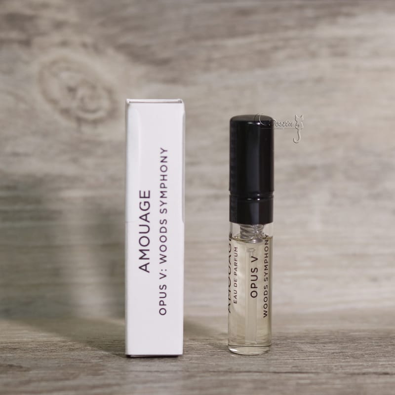 Amouage OPUS V Woods Symphony 2 ml 0,06 oz parfümminta hivatalos parfüm teszter