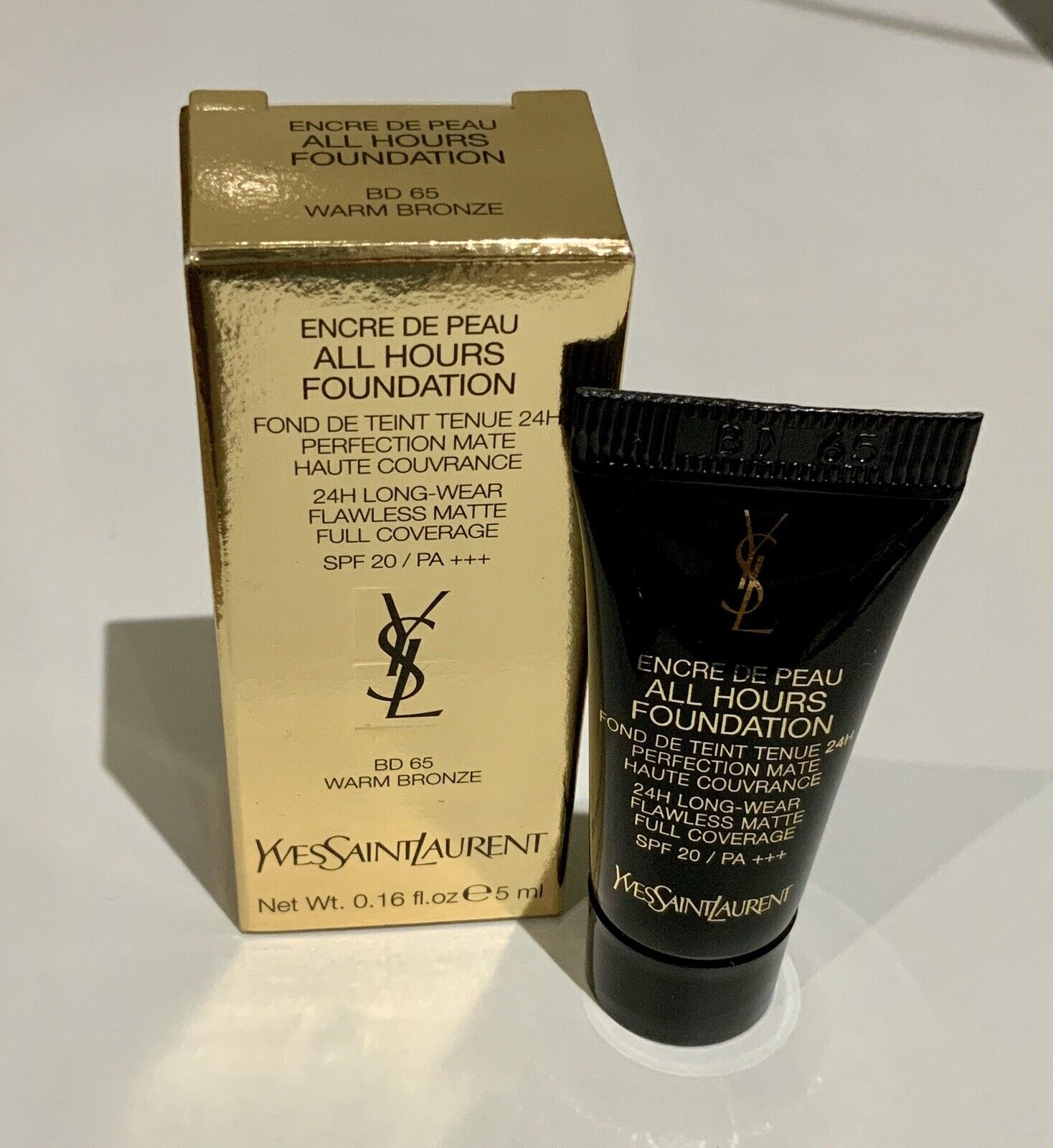 Yves Saint Laurent All Hours Alapozó 5 ml 0,16 fl. oz. hivatalos bőrápolási minta Árnyalat B 10 Meleg Porcelán
