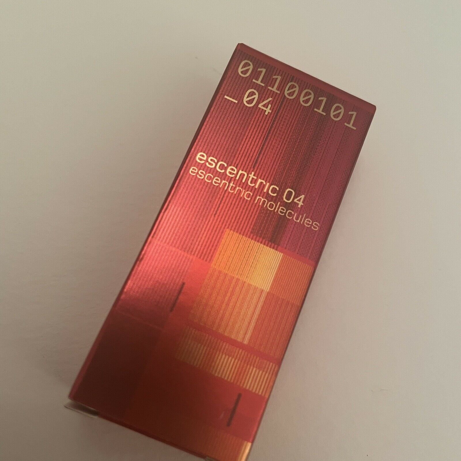 Escentric Molecules Escentric 04 2ml 0,07 fl. oz. hivatalos parfümminta